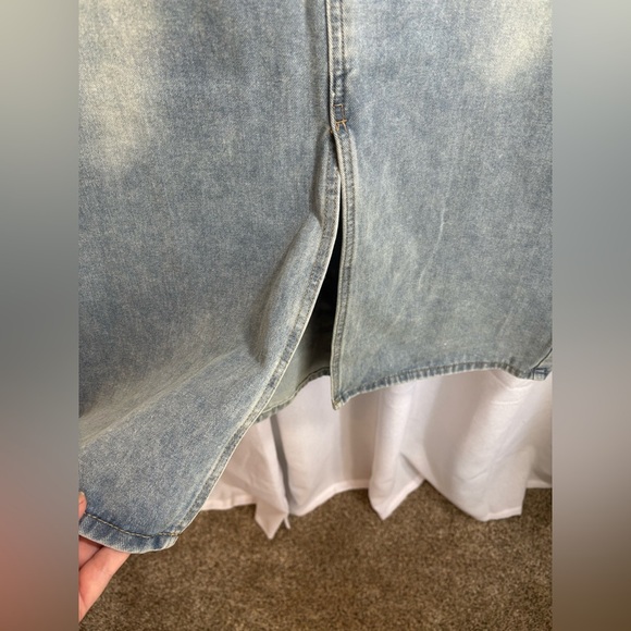 NEW Petal + Pup Women’s Dana Light Blue Denim Front Slit Maxi Jean Skirt 0362 - Picture 3 of 9